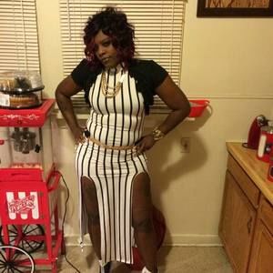 Meet your Posher, Monique